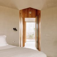 Bedroom in Pateos houses by Manuel Aires Mateus