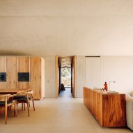 Lounge and dining room in Pateos houses by Manuel Aires Mateus
