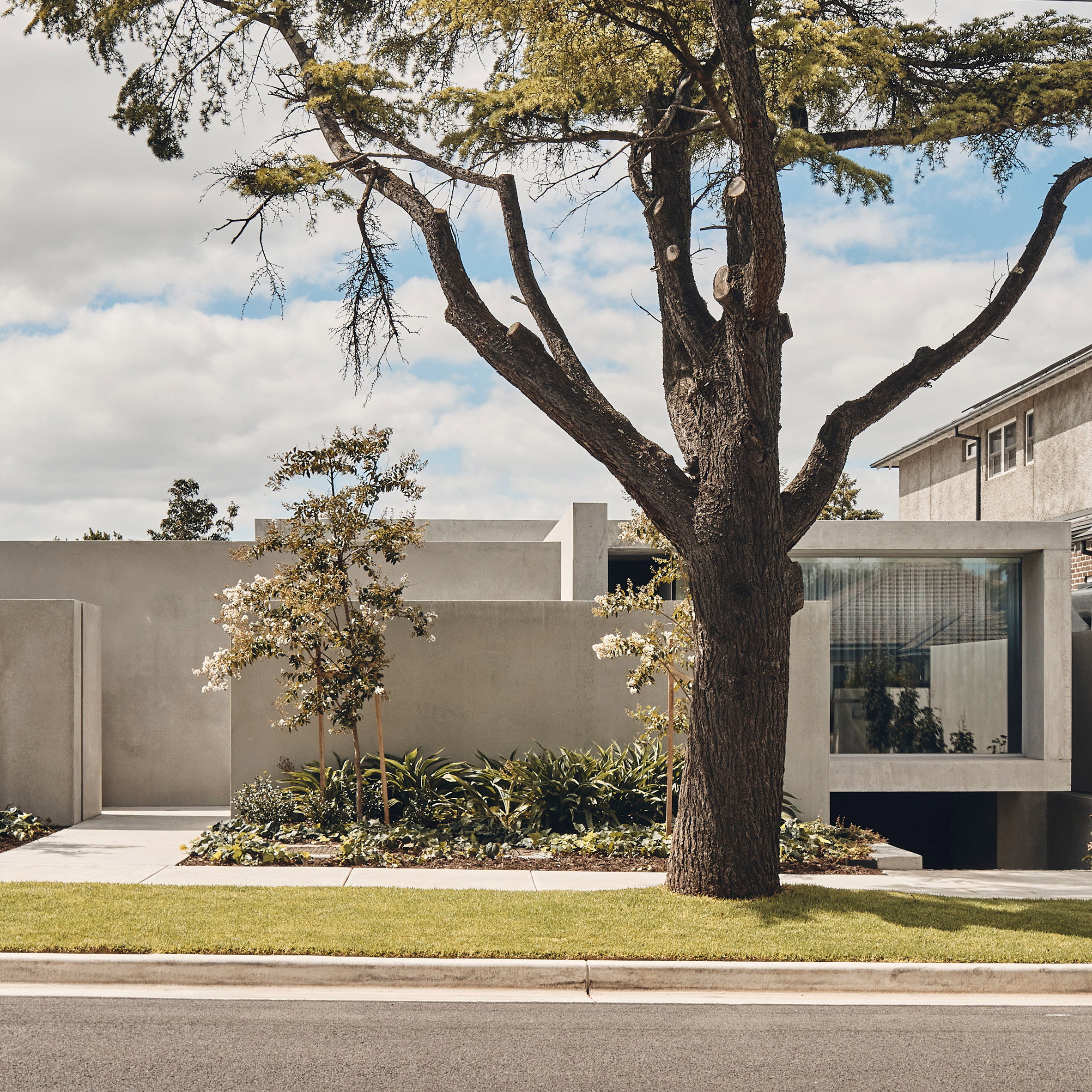 Front elevation of The Courtyard Residence in Melbourne