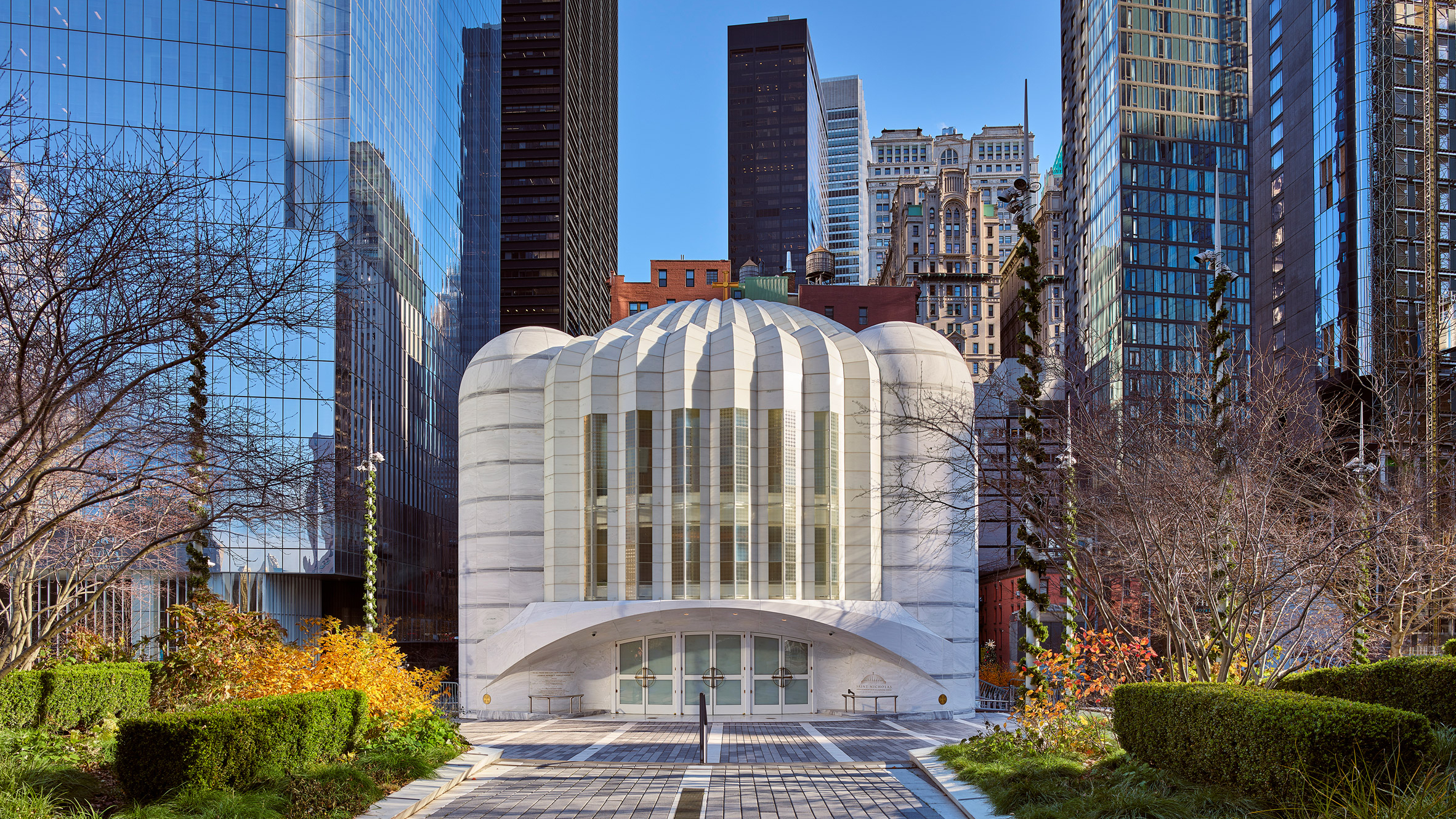 Santiago Calatrava unveils illuminated World Trade Center church