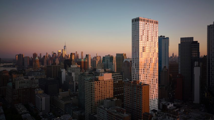11 grattacieli di Hoyt che riflettono il tramonto con il centro di Brooklyn sullo sfondo