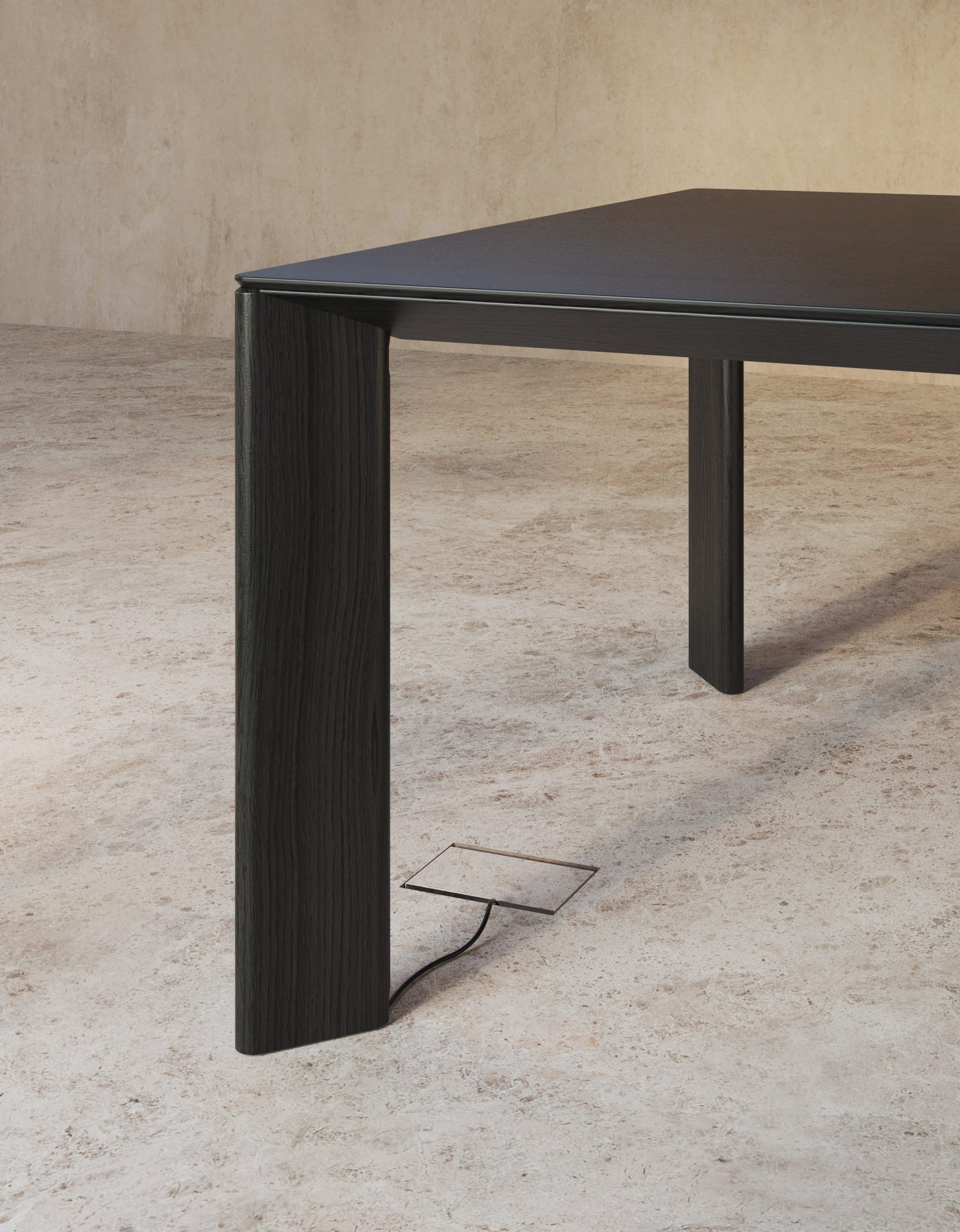 Black Foro table by Viccarbe