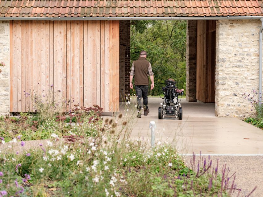 Exterior of Wraxall Yard homes by Clementine Blakemore Architects