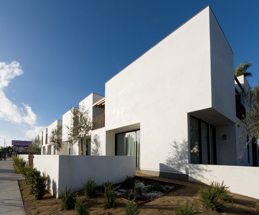 White stucco walls on rectilinear living complex in Los Angeles