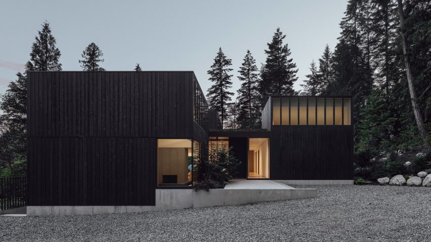 Rectilinear Camera House surrounded by trees by Leckie Studio