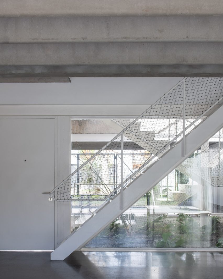 Staircase and concrete ceiling