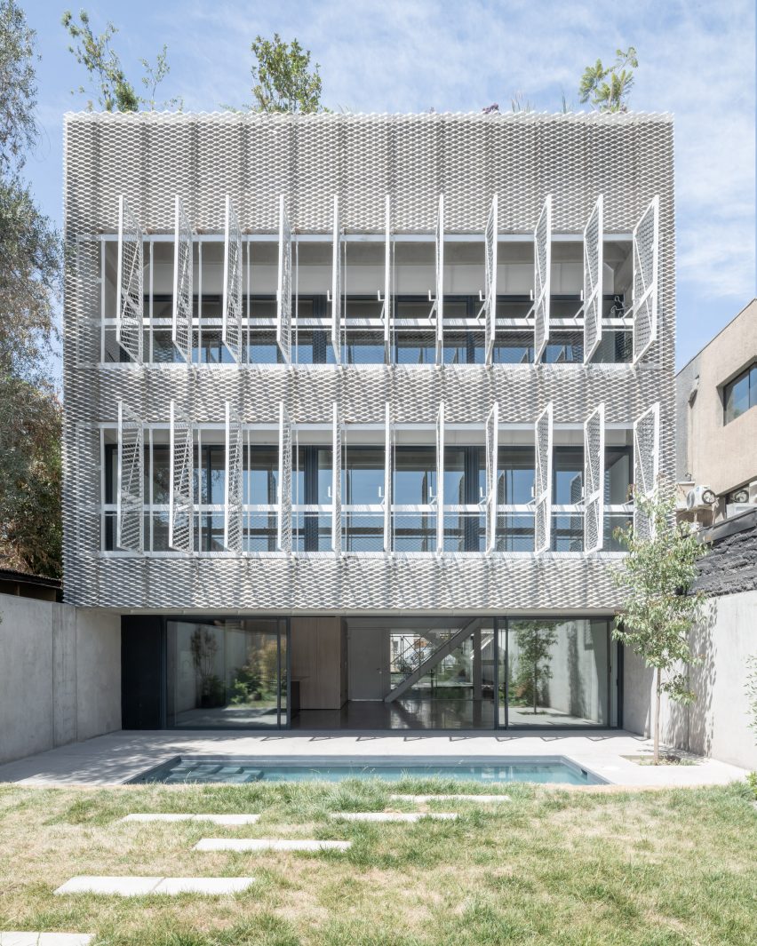 Bloque de apartamentos cubierto de aluminio en Chile