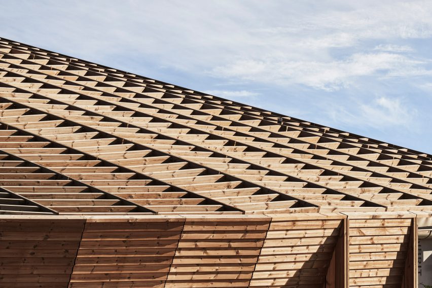 Detail photo of wooden cladding 