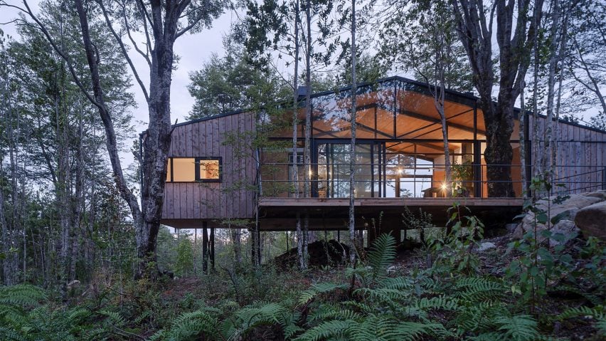Exterior of Quilanto House in a forest by Hebra Arquitectos