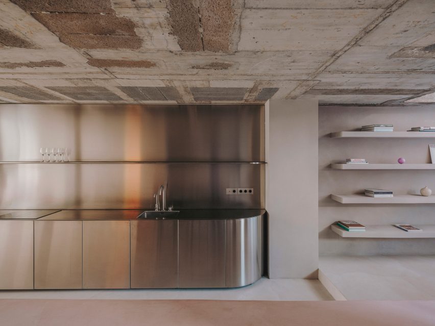 A kitchen by Isern Serra