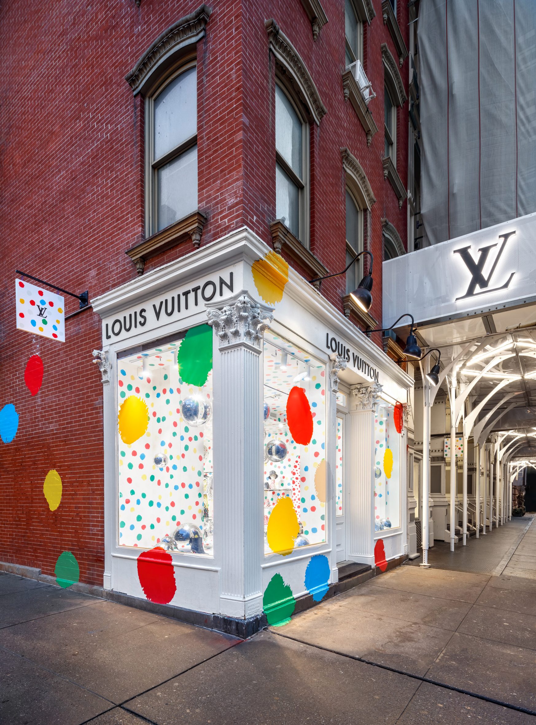 Exterior image of the pop up Louis Vuitton and Yayoi Kusama store