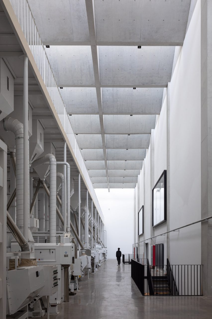 Interior of Chinese factory in China by JSPA Design