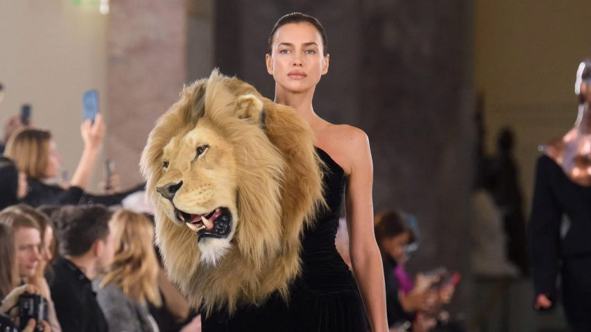 Schiaparelli искусственная голова льва таксидермии на черном платье