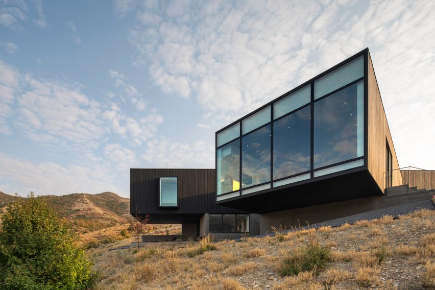 Cantilevered home in the Utah mountains