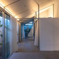 Hallway space in a mono-pitched steel-structure home