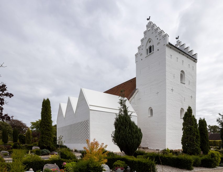 Tilst Church vestry by Tulinius Lind