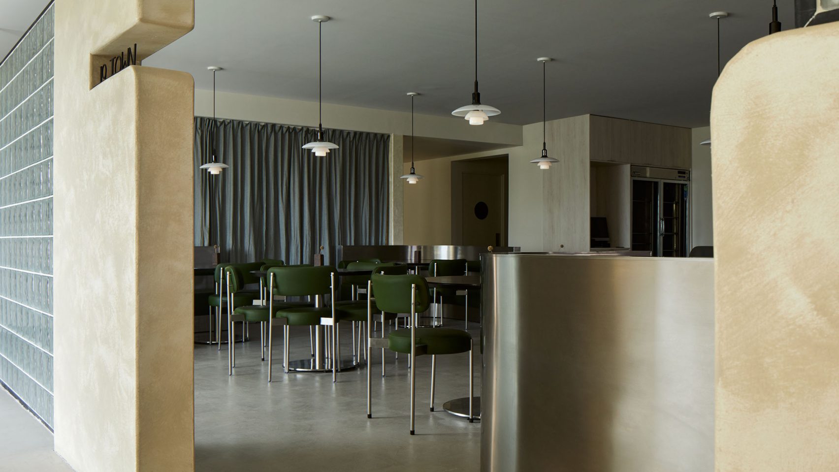 Jialun Xiong balances contrasts at "retro-futurist" 19 Town restaurant ...