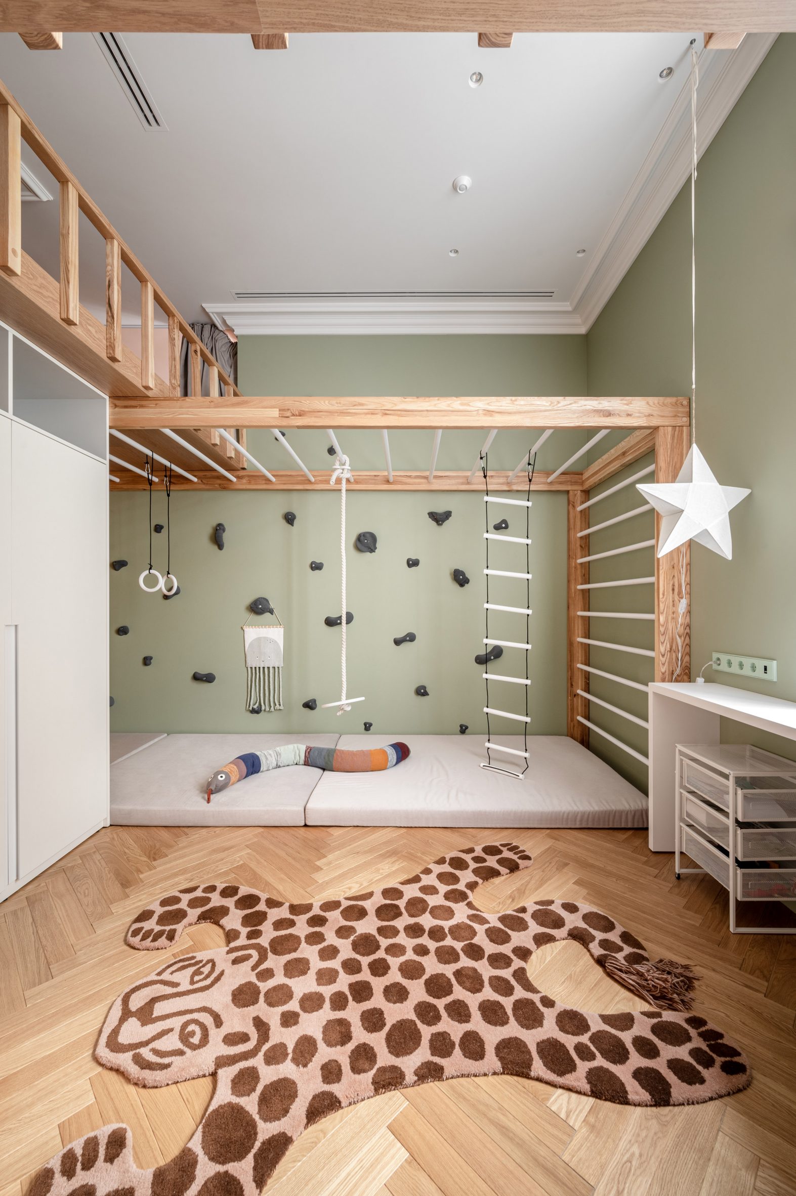 Kids bedroom interior of Ukraine apartment designed by Anastasiia Novikova