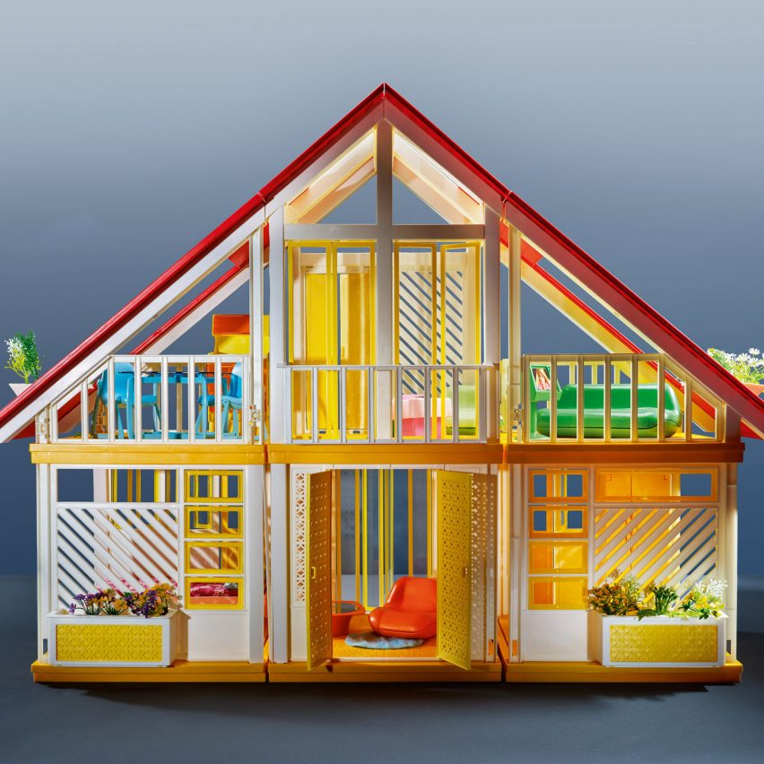 Barbie Dreamhouse shaped like a cabin