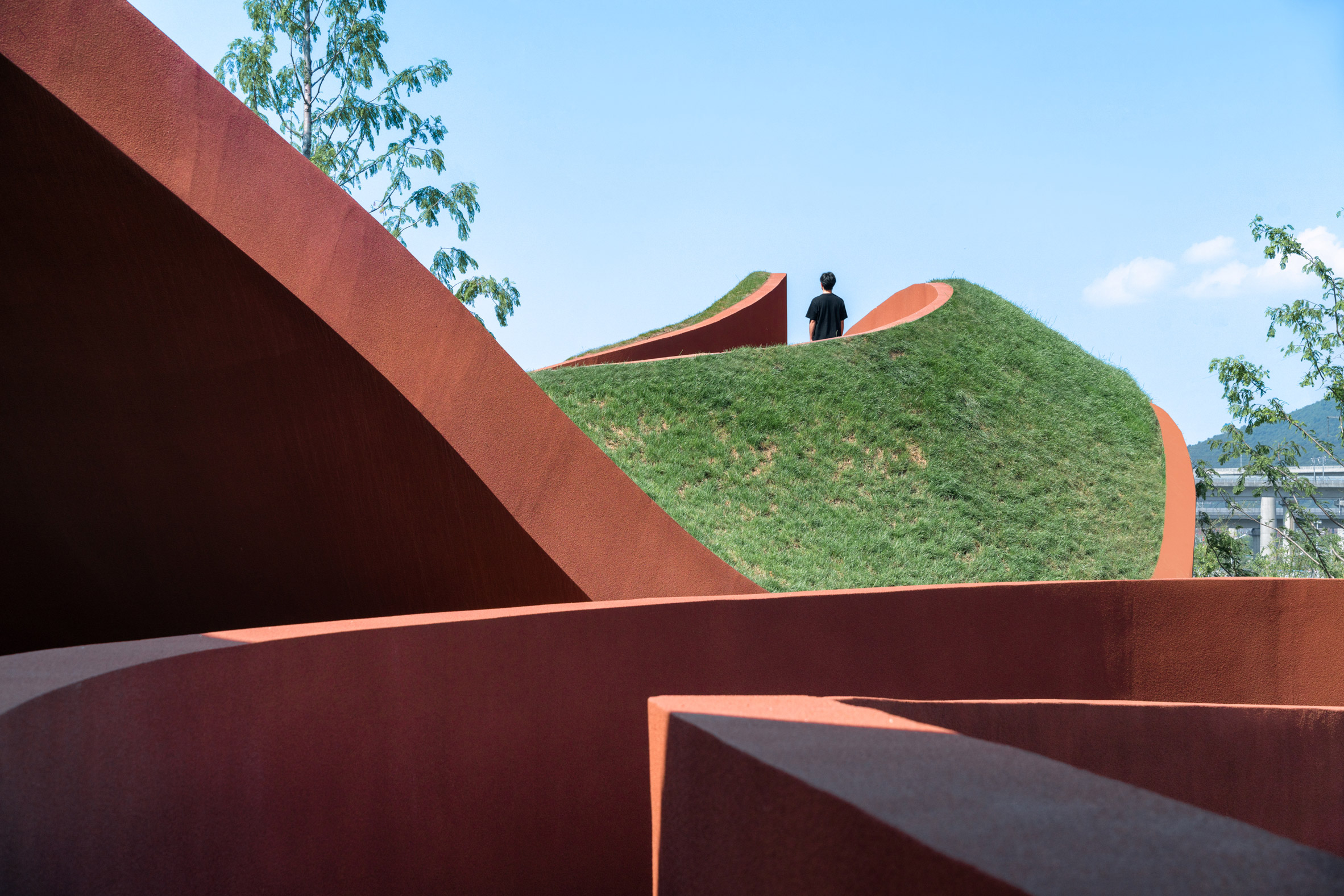 Red-concrete walkways in Chinese cultural centre
