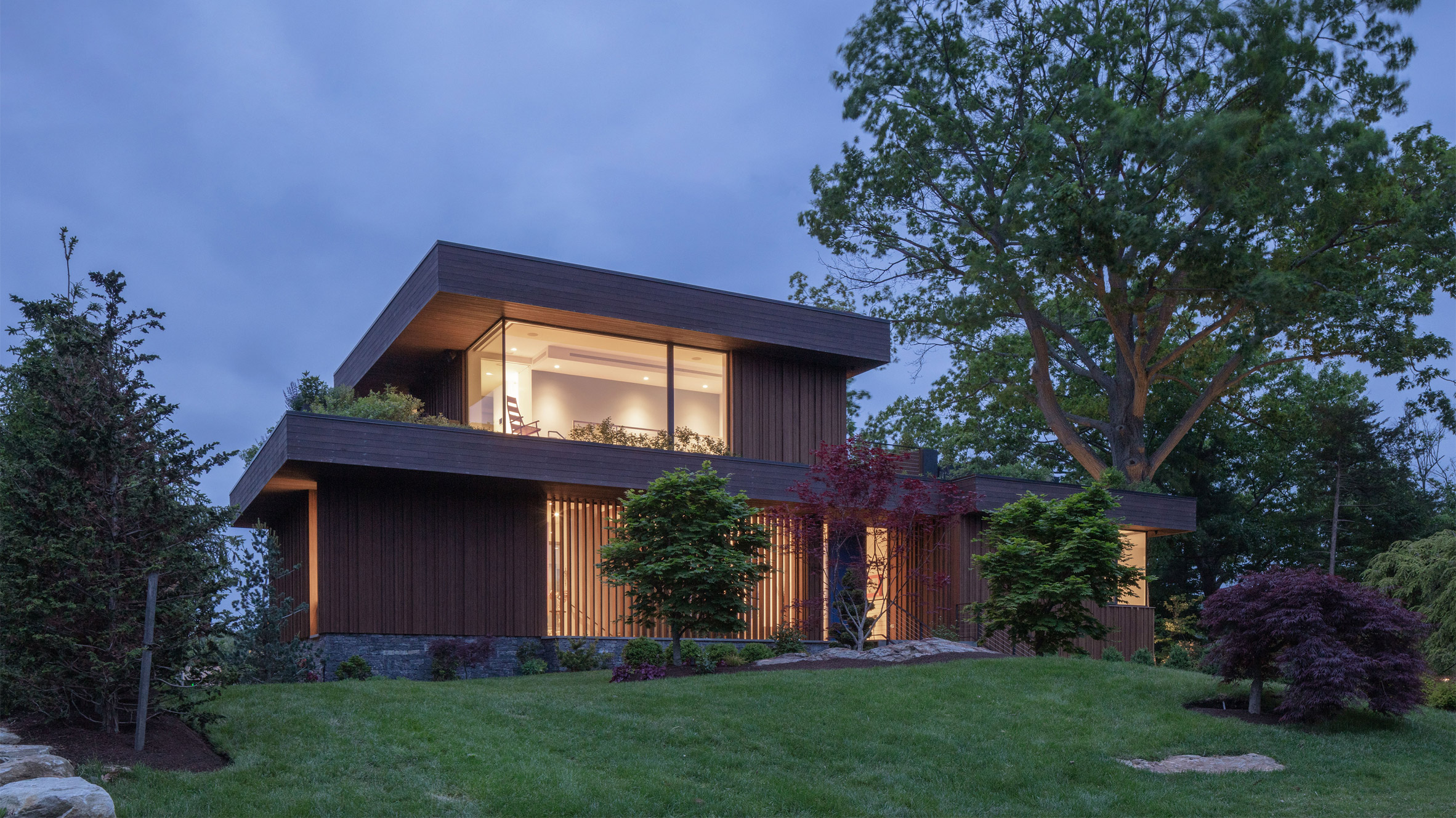 Worrell Yeung balances cascading cantilevers for Connecticut lake house - Vimarsana News