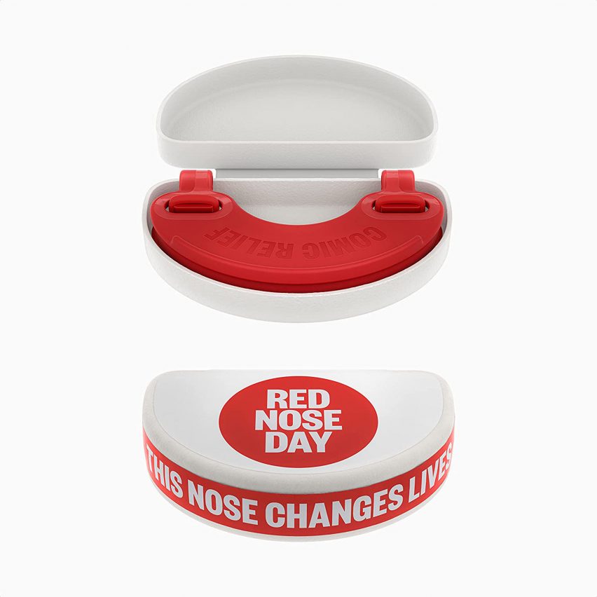 Рендеринг дизайна Джони Айва для носового чехла Red Nose Day, показывающий его открытым сверху и закрытым снизу.