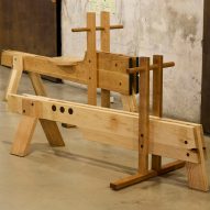 Dva kusy dřevěného nábytku na Madrid Design Festival