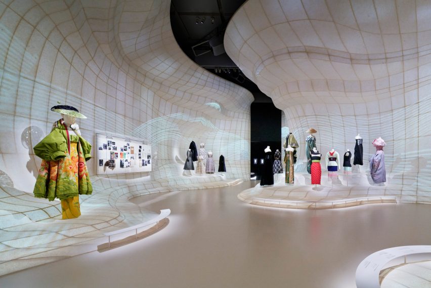 Winding room with washi paper structure within Dior exhibition in Japan