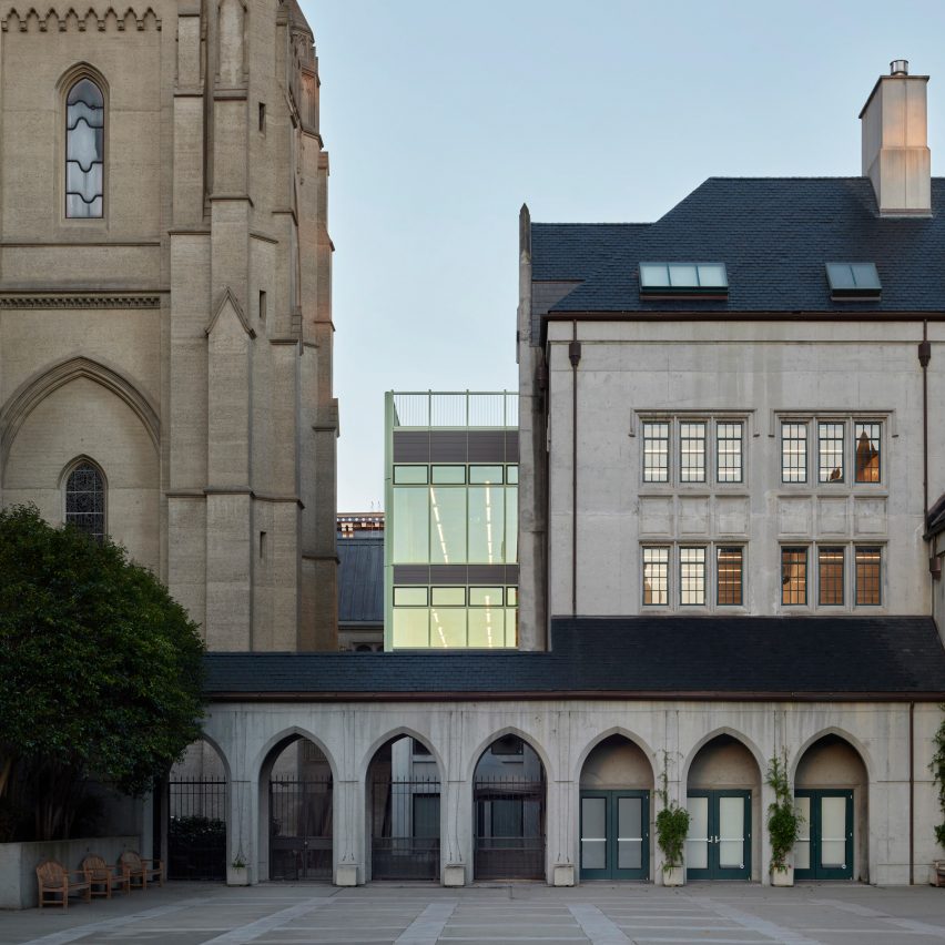 Charles F. Bloszies inserts glass addition into San Francisco cathedral complex