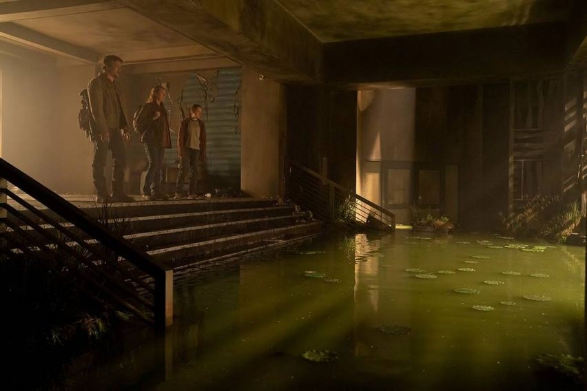 Flooded hotel interior in The Last of Us