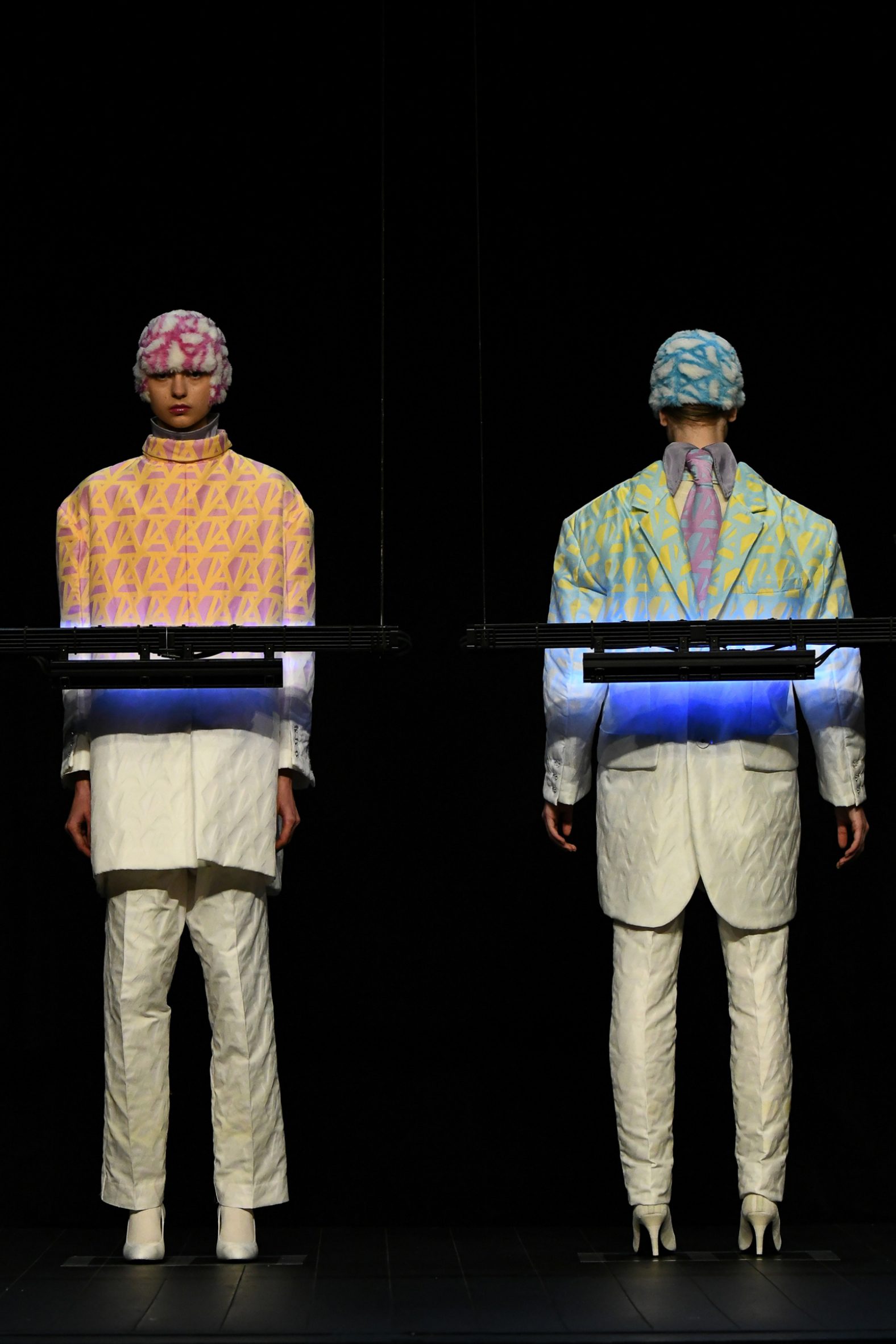 Chameleon Jacket Changes Color Based On What You Touch