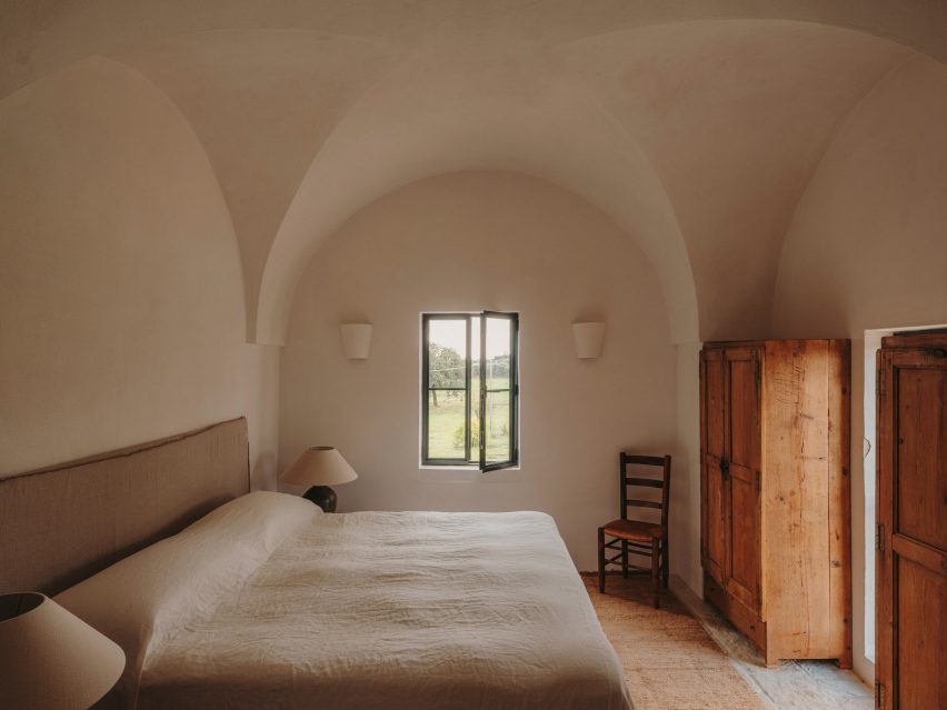 Interior of Casolare Scarani in Puglia by Studio Andrew Trotter