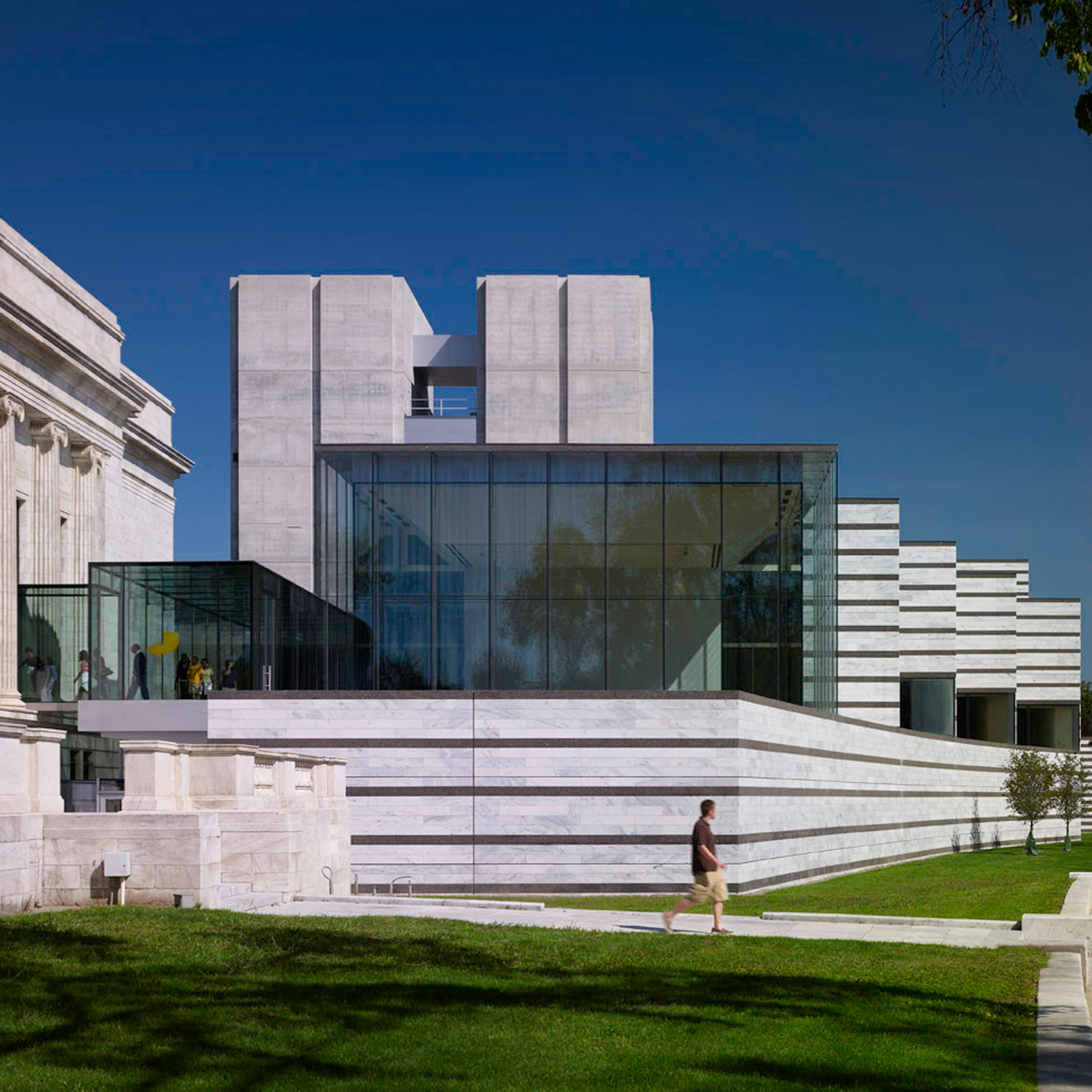 Exterior of Cleveland Museum of Arts by Rafael Viñoly