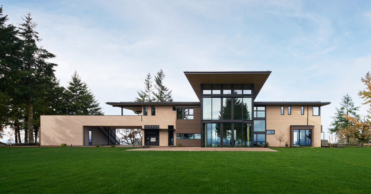 Cedar siding wraps Oregon country house by Ueda Design Studio