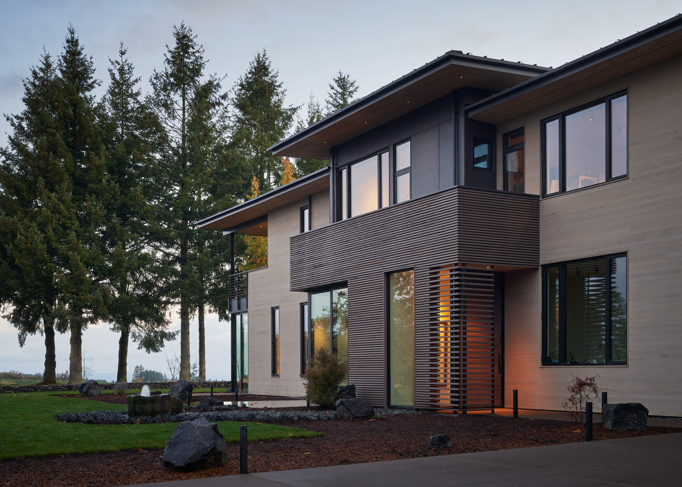 Cedar-clad rectilinear house in Oregon by Ueda Design Studio
