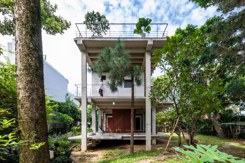 Concrete home in Vietnam by SDA