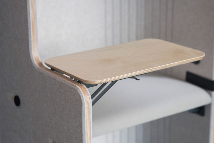 Foldable table on the Mono study pod by Bogaerts