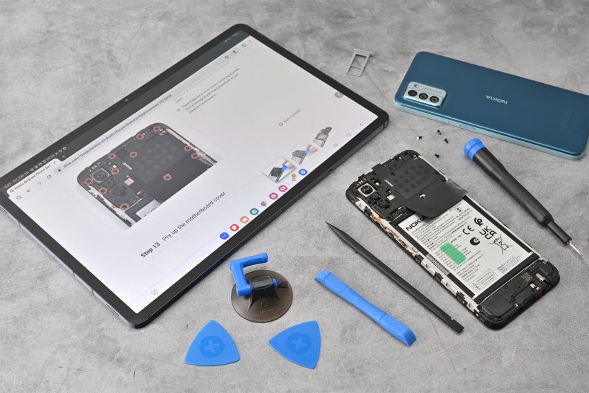 iFixit and Nokia's G22 phone