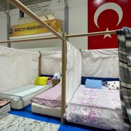 Dezeen Agenda features Shigeru Ban's cardboard shelters for Turkey-Syria earthquake