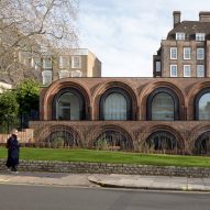 Monumental brick arches outline London townhouses by The DHaus Company