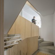 Casa Vertical by Tsou Arquitectos