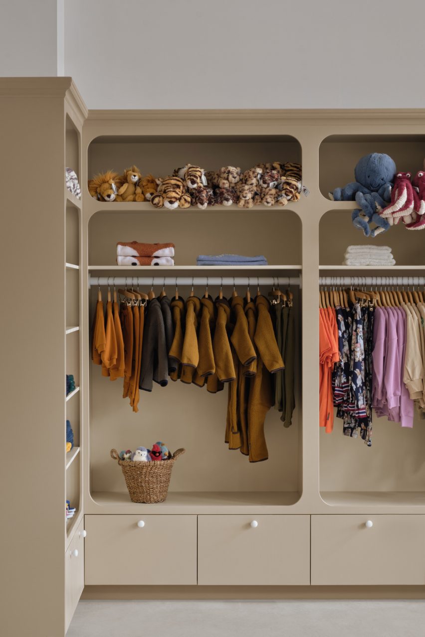 Integrated storage in Billie Le Kid Boutique 