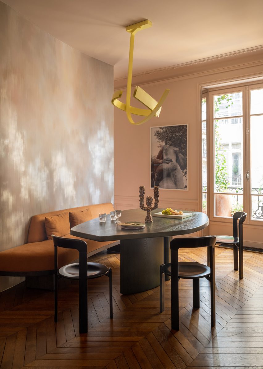 The dining room of the Parisian apartment by Rodolphe Parente