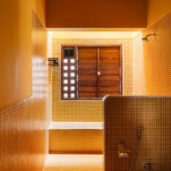 Monochrome golden bathroom