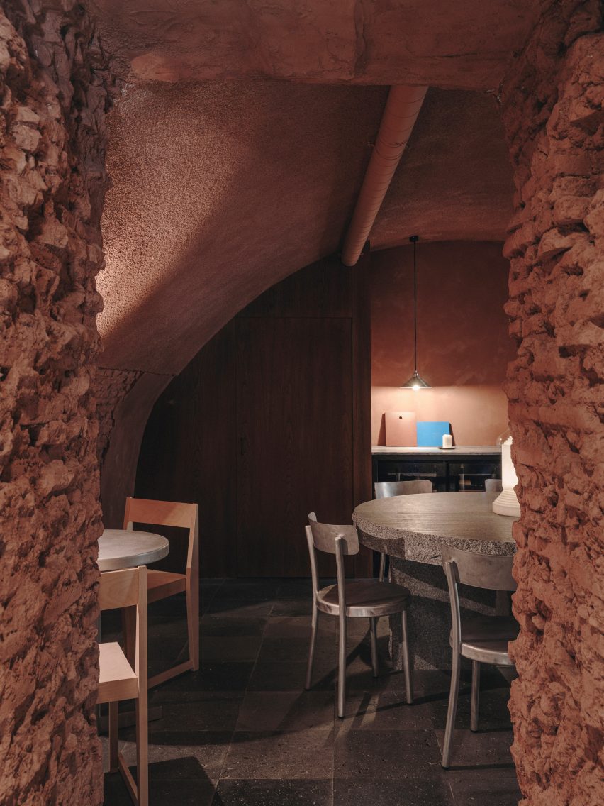 Gota bar in Madrid includes red cave-like room
