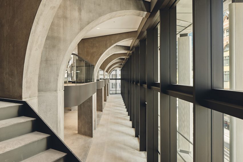 Arched spaces in office skyscraper