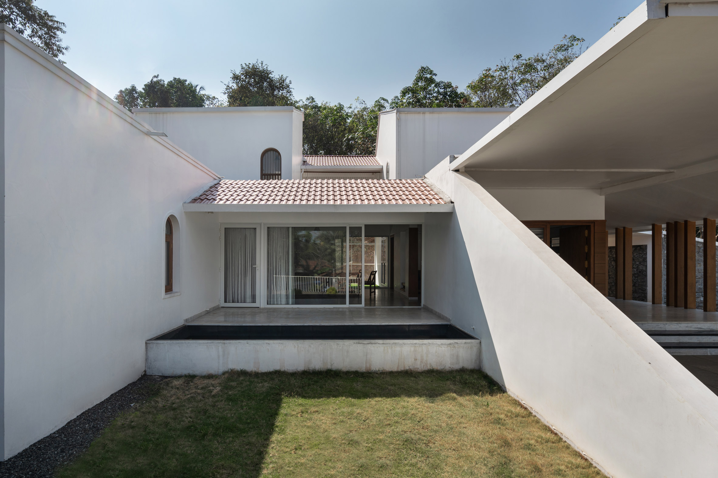 White Indian home by Malabar Architecture Projects