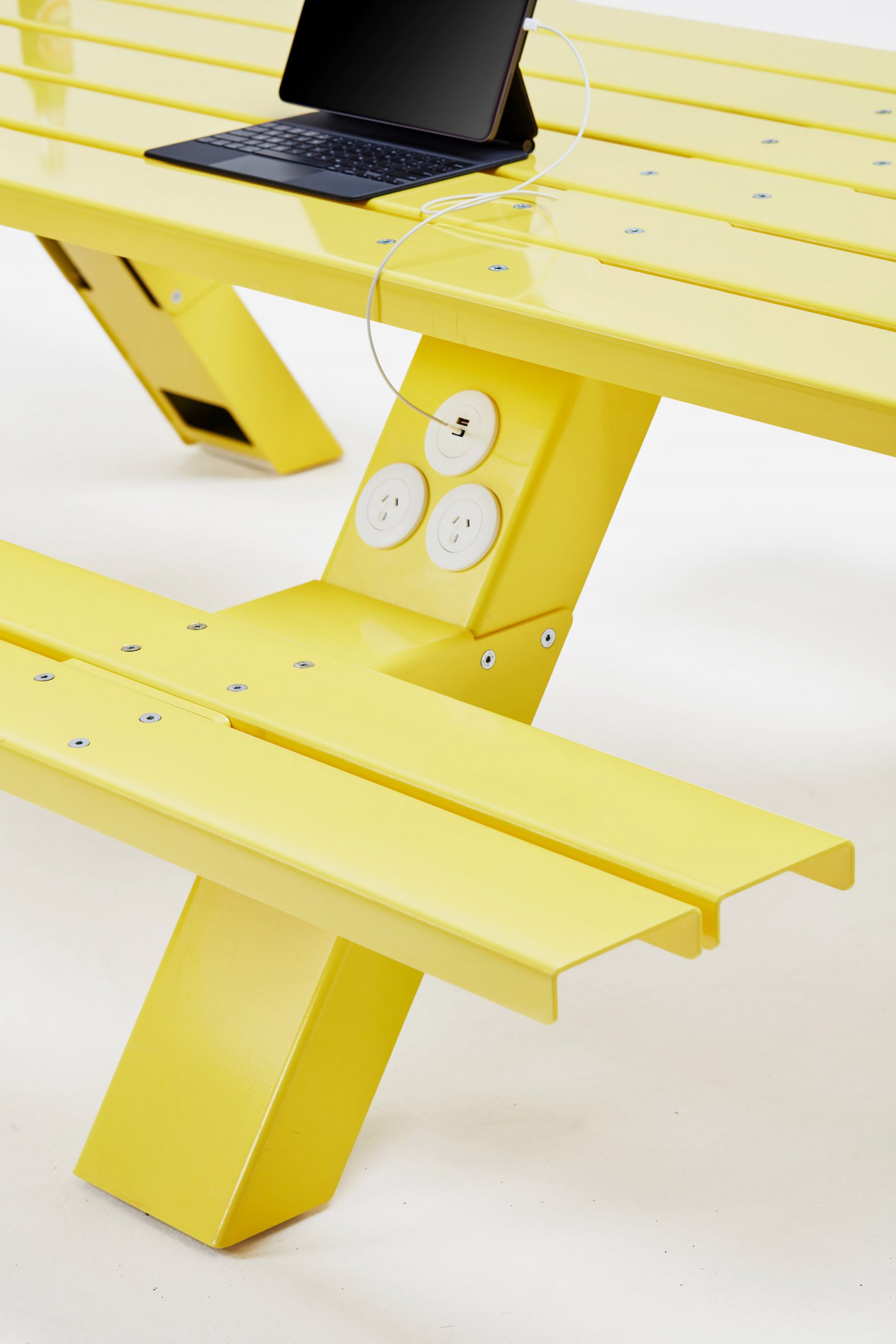 Detail of yellow Mass table by Alexander Lotersztain for Derlot