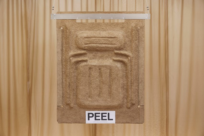PEEL chair packaging