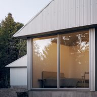 StudioAC disguises rural Canadian home as agricultural shed